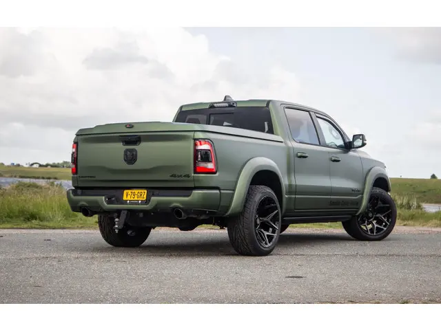 Dodge Ram 1500 5.7 V8 4x4 Crew Cab Limited 2024 Benzine 12