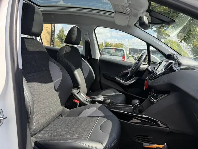 Peugeot 2008 1.2 PureTech Allure 2018 Benzine 9