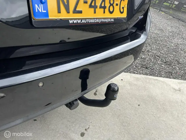 Peugeot 308 SW 1.2 "PANO+NAVI+TREKHAAK+LMV" 2017 Benzine 5