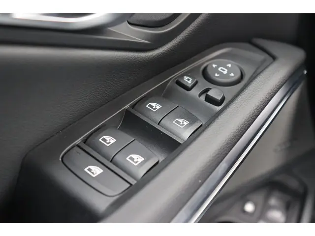 BMW 3 Serie 330e xDrive 2025 Hybride Benzine 34