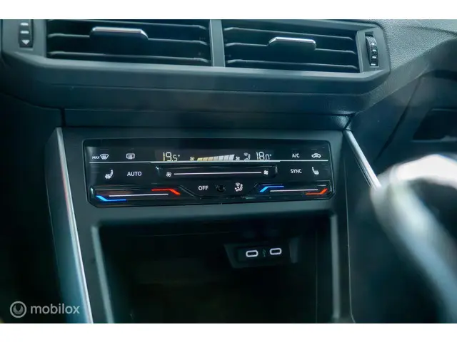 Volkswagen Polo 1.0 TSI Life Business 2022 Benzine 9