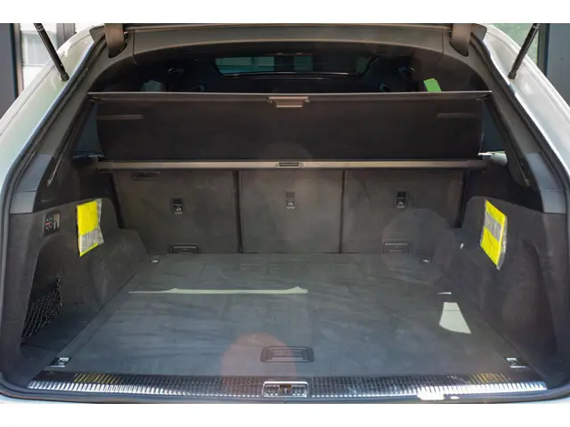 Audi Q7 4.0 TFSI SQ7 quattro 2022 Benzine 30
