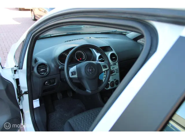 Opel Corsa 1.2 EcoFlex Design Edition 2013 Benzine 8
