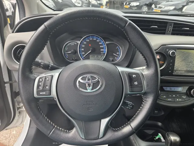 Toyota Yaris 1.5 Hybrid Dynamic 2015 Hybride Benzine 5
