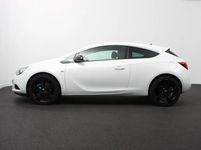 Opel Astra GTC 1.4 Turbo 120pk Sport 2015 Benzine 8
