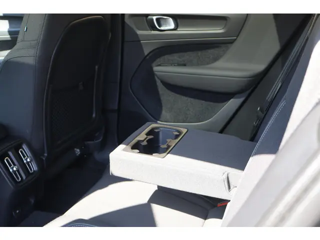 Volvo C40 Recharge Plus 69 kWh 2023 Elektrisch 26