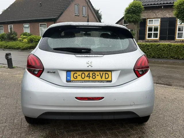Peugeot 208 1.6 BlUE HDI 2017 Diesel 5