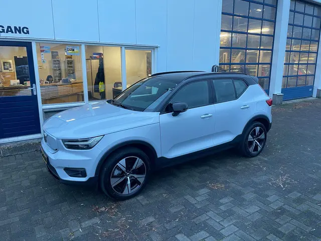 Volvo XC40 Recharge P8 AWD R-Design 2021 Elektrisch 1
