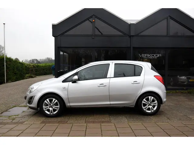 Opel Corsa 1.2-16V Rhythm 2012 Benzine 6