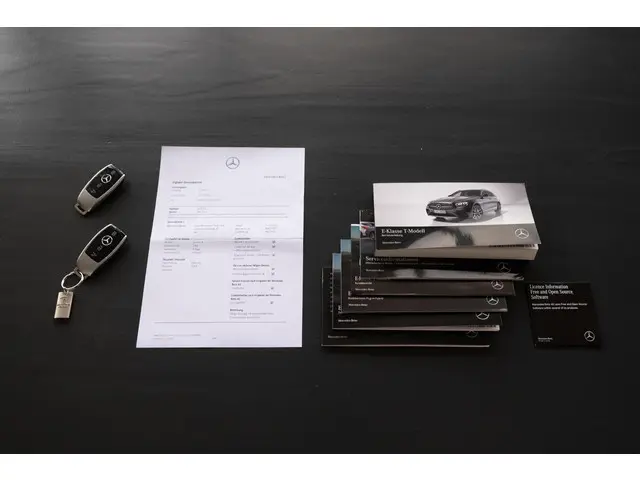 Mercedes-Benz E-Klasse 300 e AMG 2020 Hybride Benzine 25