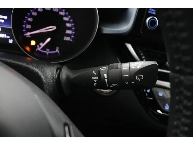 Toyota C-HR 1.8 Hybrid Style 2021 Hybride Benzine 32