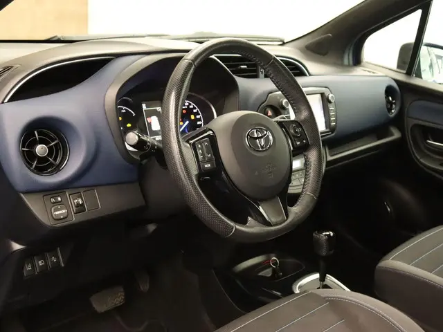 Toyota Yaris 1.5 Hybrid Bi-Tone 2018 Hybride Benzine 3