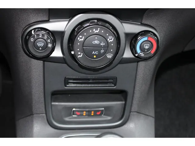 Ford Fiesta 1.25 38575 KM !!!!! 2013 Benzine 19