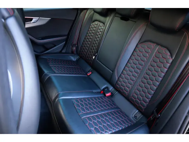 Audi RS4 A4 Avant 2.9 TFSI quattro 2018 Benzine 32