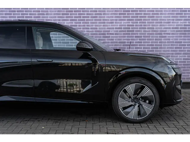 Lynk & Co 08 1.5 More 2026 Hybride Benzine 16