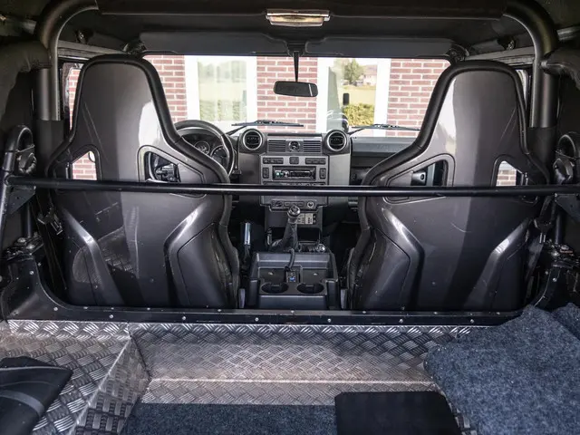 Land Rover Defender 2.2 D Soft Top 90" E 2014 Diesel 47