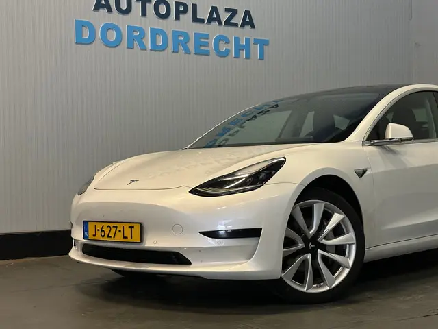Tesla Model 3 Standard RWD Plus 60 kWh 2020 Elektrisch 4