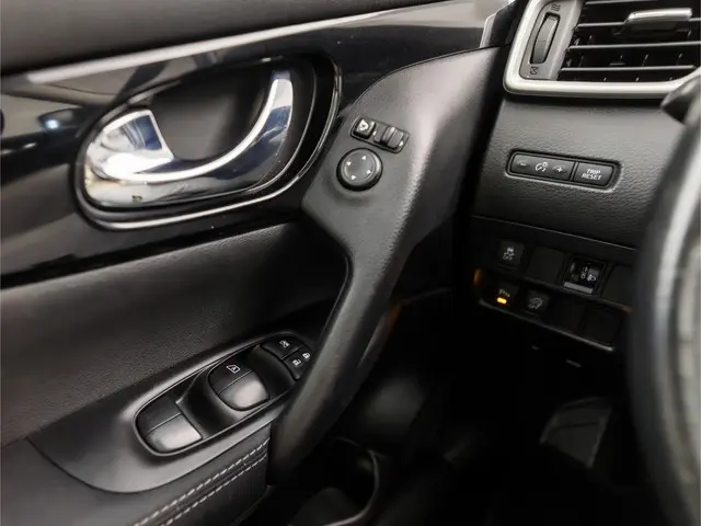 Nissan QASHQAI 1.2 Luxury 2014 Benzine 23