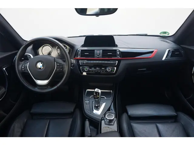 BMW 1 Serie 118i 2018 Benzine 10