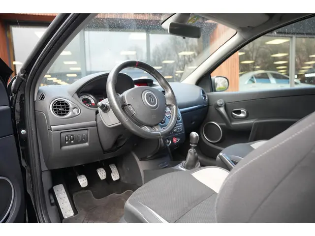 Renault Clio 2.0 RS 2013 Benzine 2