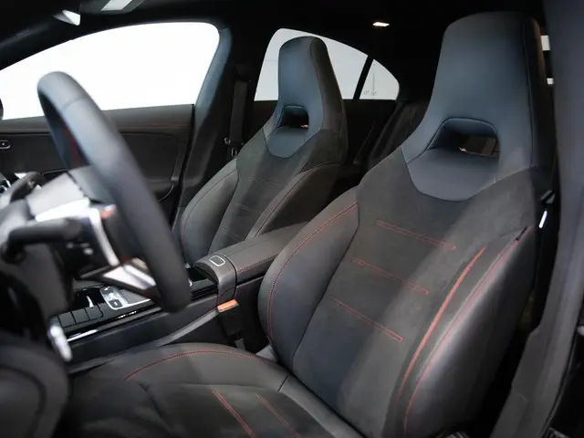 Mercedes-Benz CLA Coupé 180 Star Edition 2024 Benzine 11