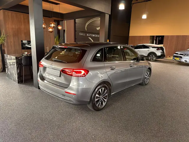 Mercedes-Benz B-Klasse 180 Business Line 2022 Benzine 7