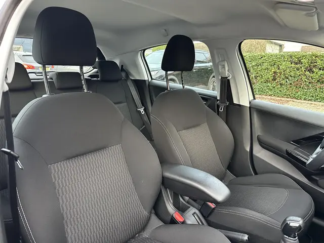 Peugeot 208 1.2 Blue Lion 82 PK 2018 Benzine 29