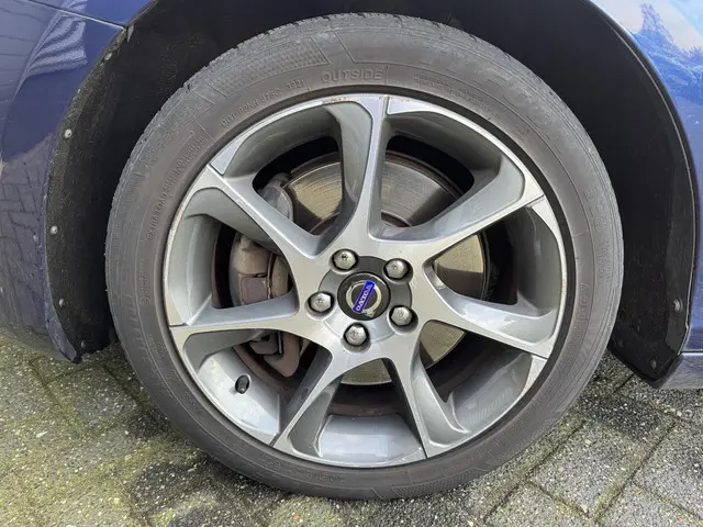 Volvo V40 Cross Country 2.0 D3 Momentum 2015 Diesel 8