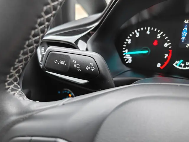 Ford Fiesta 1.0 EcoBoost Hybrid Titanium 2023 Benzine 12