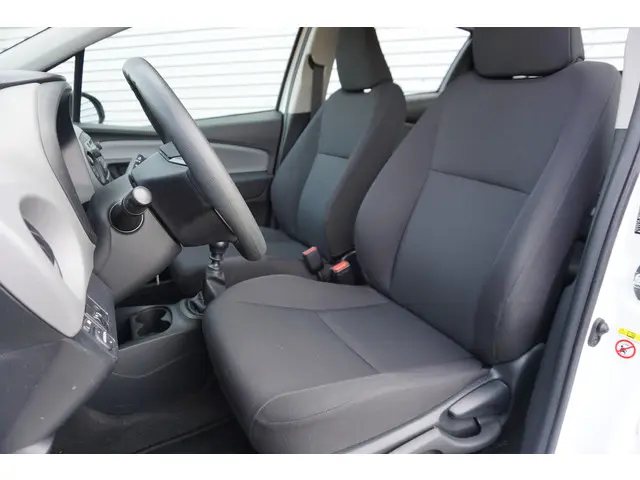 Toyota Yaris 1.3 VVT-i Now 2016 Benzine 9