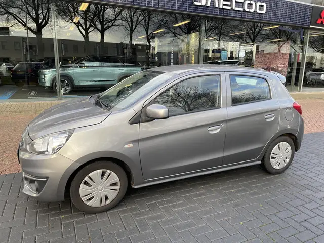 Mitsubishi Space Star 3