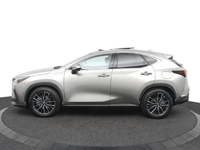 Lexus NX 450h+ AWD President Line 2025 Hybride Benzine 3