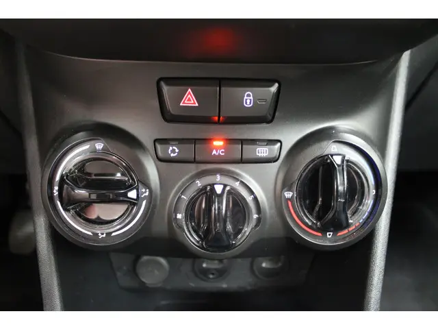 Peugeot 208 1.2 VTi Allure 2013 Benzine 10
