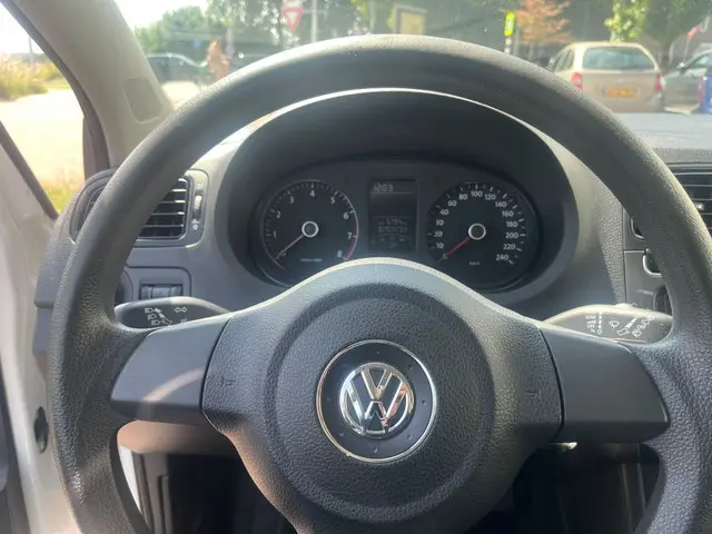 Volkswagen Polo 1.2 Easyline 2013 Benzine 10
