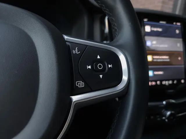 Volvo XC60 2.0 B5 Momentum Business 2022 Benzine 23