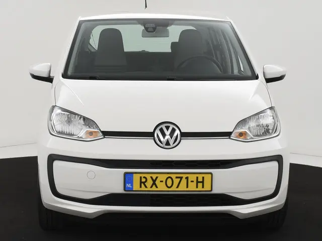 Volkswagen up! 1.0 BMT move up! AUTOM. 2018 Benzine 5