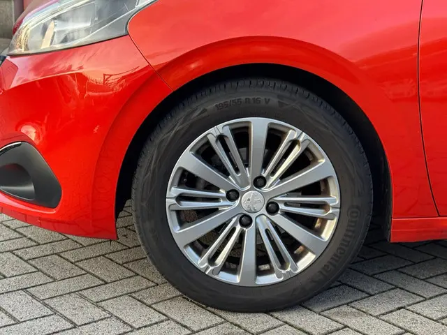 Peugeot 208 1.2 PureTech Allure 2015 Benzine 14