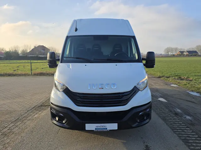 Iveco Daily 35S14V 2.3 352L H2 2024 Diesel 9