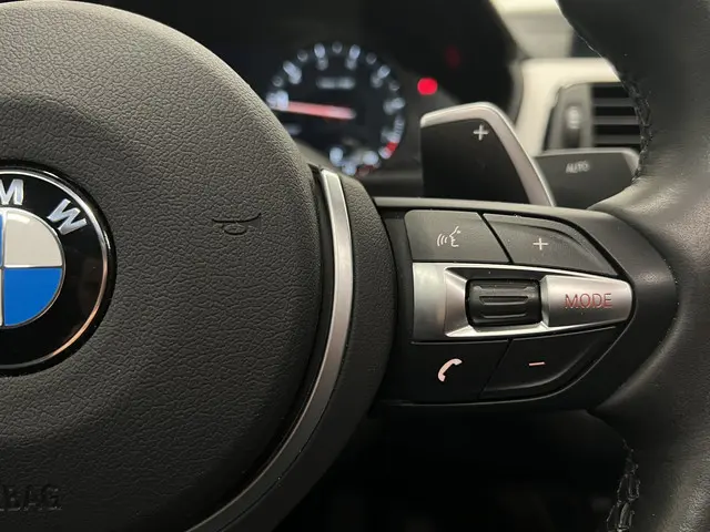 BMW 3 Serie 330i M Sport Edition 2018 Benzine 20