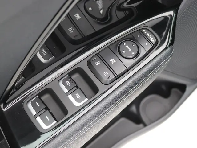 Kia Niro 1.6 GDi Hybrid DynamicLine 2018 Hybride Benzine 29