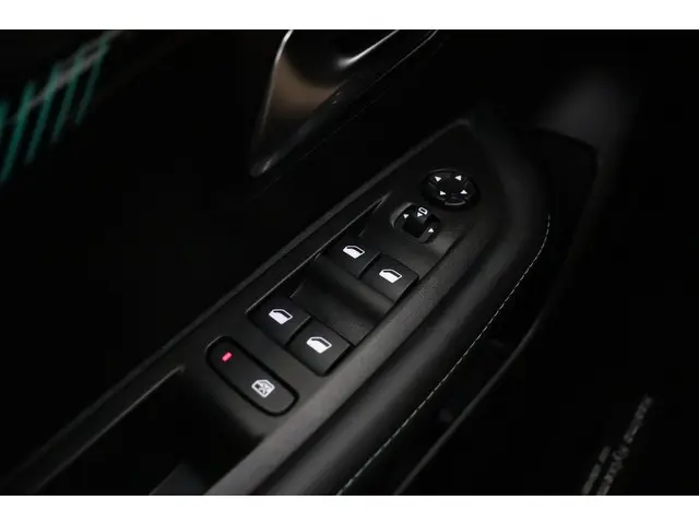 Peugeot 208 1.2 PureTech Allure 2022 Benzine 18