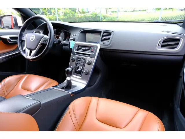 Volvo V60 1.6 D2 Summum Xenon|Leder|LMV|Navi 2013 Diesel 5