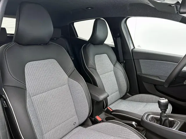 Renault Clio 1.0 TCe 90 GPF techno 2025 Benzine 31