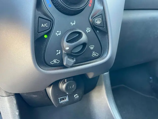 Peugeot 108 1.0 e-VTi Active 2018 Benzine 9