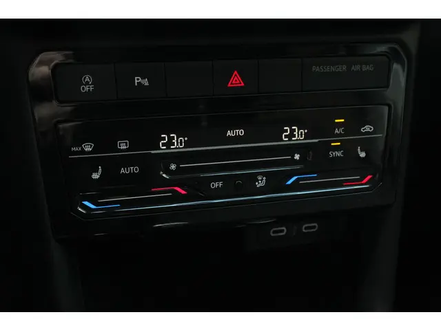 Volkswagen T-Cross 1.0 TSI 110pk DSG Life 2022 Benzine 19