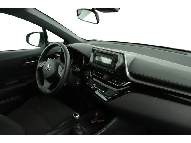 Toyota C-HR 1.2 Comfort 2017 Benzine 37