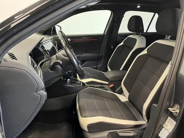 Volkswagen T-Roc 1.5 TSI 150pk DSG R-line 2018 Benzine 29