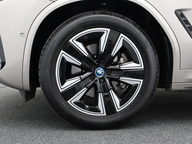BMW iX3 High Executive 80 kWh 2024 Elektrisch 8