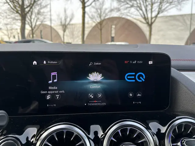 Mercedes-Benz EQA 250+ AMG Line 71 kWh 2023 Elektrisch 25