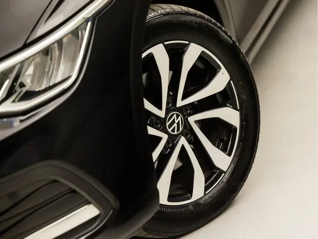 Volkswagen Golf 1.0 TSI Sportline 2021 Benzine 19